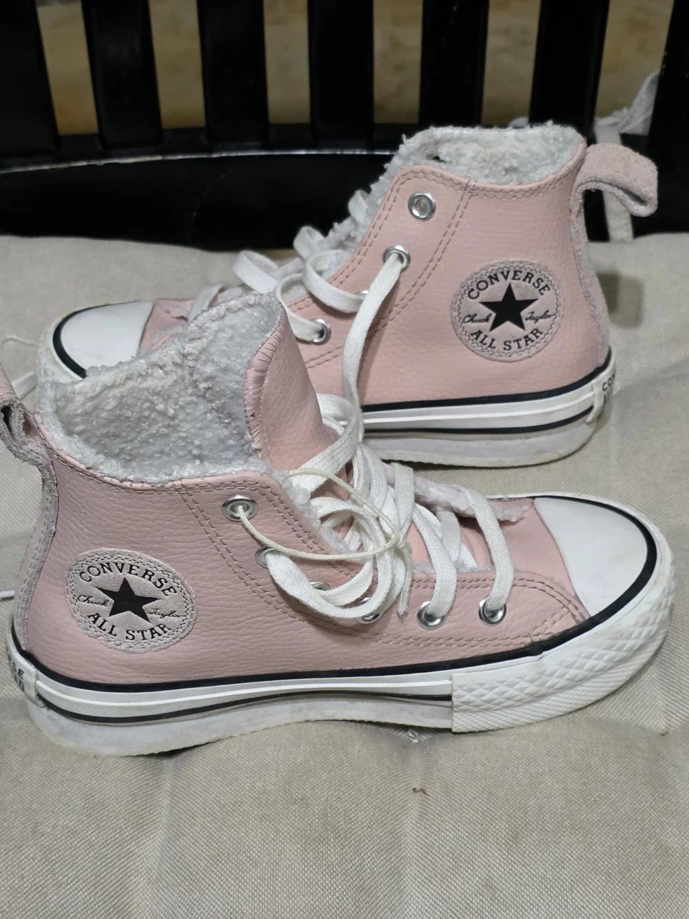 Converse light pink